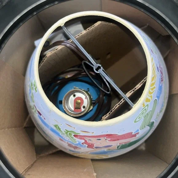 Little Mermaid Lamp With Glow in the Dark Shade, Violet Base - Rare Vintage - Picture 11 of 16